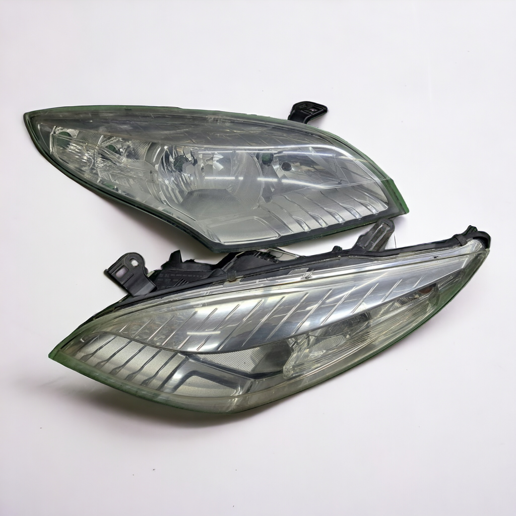 Frontscheinwerfer Renault Megane III 260600017R LED Rechts oder Links