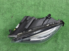 Laden Sie das Bild in den Galerie-Viewer, Frontscheinwerfer Mercedes-Benz W166 A1668207259 Bi-Xenon Links Headlight SCH1399189306es