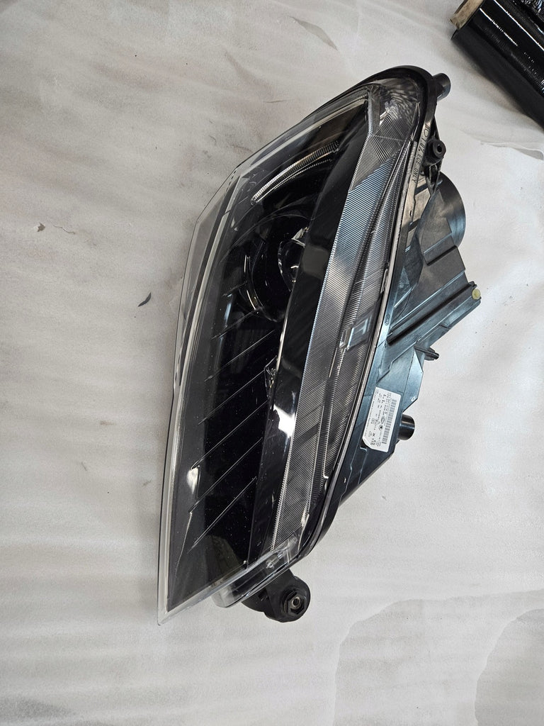 Frontscheinwerfer Skoda Superb III 3V1941016B Xenon Rechts Headlight