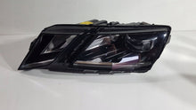 Laden Sie das Bild in den Galerie-Viewer, Frontscheinwerfer Skoda Octavia III 5E1941015E LED Links Scheinwerfer Headlight SCH7942706798bz