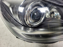 Laden Sie das Bild in den Galerie-Viewer, Frontscheinwerfer Mercedes-Benz W204 A2048204439 Xenon Rechts Headlight SCH3368985444mt