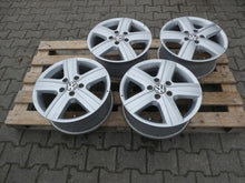 Load image into Gallery viewer, 4x Alufelge 17 Zoll 7.0" 5x120 55ET Glanz Silber 7H0601025 VW T6 T5 Rim Wheel FEL5065428278uv