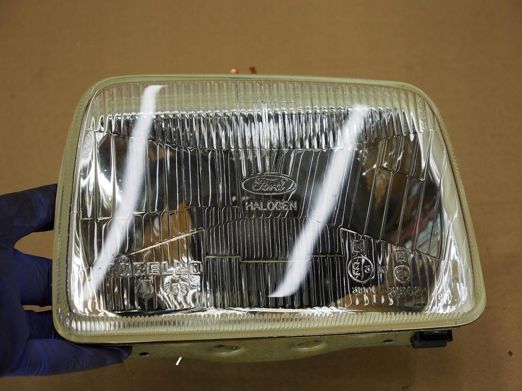 Frontscheinwerfer Ford Fiesta 77FG13K006LA Vorderseite Scheinwerfer Headlight