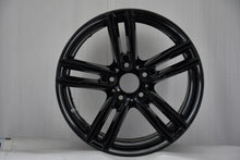 Load image into Gallery viewer, 1x Alufelge 18 Zoll 8.0" 5x120 52ET Glanz Schwarz 8074186 BMW 1 Rim Wheel FEL6587456762ff