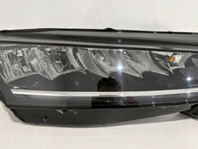 Laden Sie das Bild in den Galerie-Viewer, Frontscheinwerfer Skoda Octavia IV 5E4941016 Full LED Rechts Headlight SCH2061942974cm