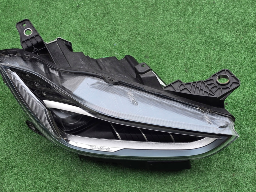 Frontscheinwerfer Maserati Ghibli 00670100984 Rechts Scheinwerfer Headlight SCH7105501732yt