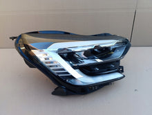 Laden Sie das Bild in den Galerie-Viewer, Frontscheinwerfer Renault Captur II 260104095R 013930-02 LED Rechts Headlight SCH4469191231tw