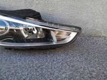 Laden Sie das Bild in den Galerie-Viewer, Frontscheinwerfer Hyundai I30 III 92102-G4020 Halogen Rechts Headlight