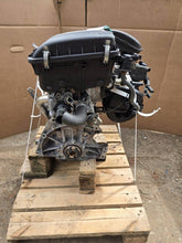 Laden Sie das Bild in den Galerie-Viewer, Motor Citroën Peugeot Toyota I 1KR-B52V 1.0 90TKm 2012 Benzin Engine Komplett MOT1261851720fo