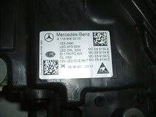 Laden Sie das Bild in den Galerie-Viewer, Frontscheinwerfer Mercedes-Benz Cla 118A1189063200KOD 85122000 LED Rechts SCH8680533376lf