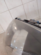 Laden Sie das Bild in den Galerie-Viewer, Frontscheinwerfer Mazda II D651-51040 Links Scheinwerfer Headlight