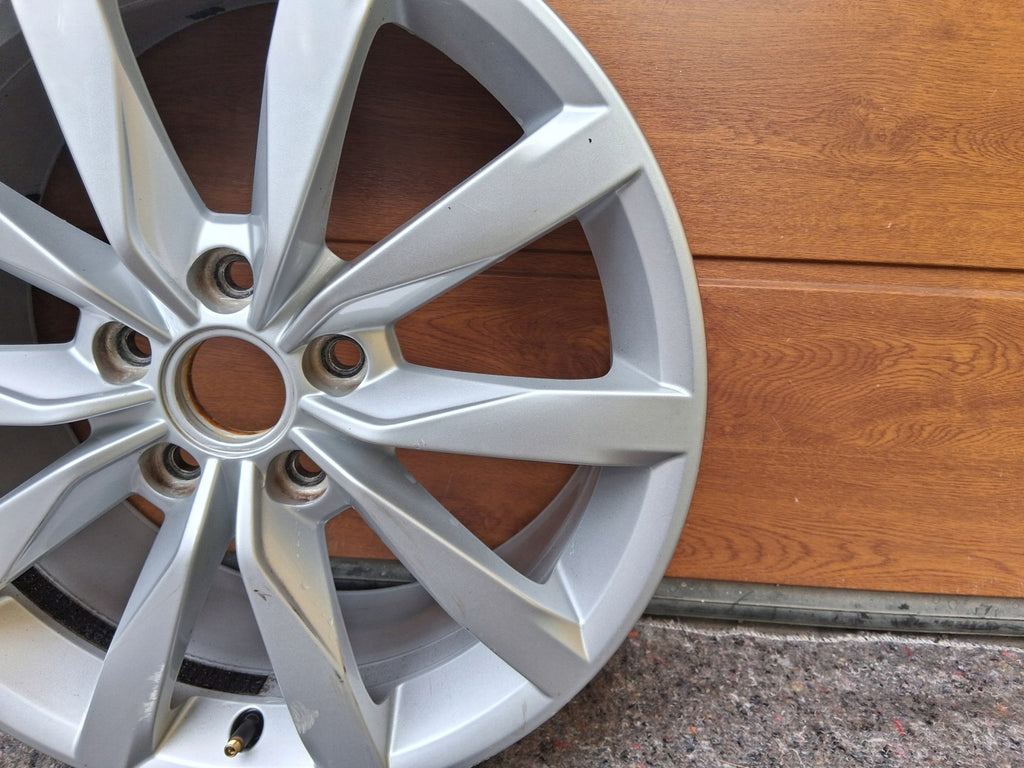 1x Alufelge 17 Zoll 7.0" 5x112 49ET Glanz Silber 5G0601025CH VW Golf VII I Caddy FEL8369502127ib