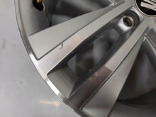 Laden Sie das Bild in den Galerie-Viewer, 1x Alufelge 18 Zoll 7.5" 5x112 35ET Glanz Silber Seat Alhambra Sharan Rim Wheel FEL4664004792ra