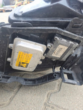 Laden Sie das Bild in den Galerie-Viewer, Frontscheinwerfer BMW E60 E61 15876200 15876100 Xenon Rechts oder Links SCH1325592459us