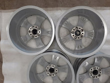 Laden Sie das Bild in den Galerie-Viewer, 4x Alufelge 18 Zoll 8.0&quot; 5x112 38ET Glanz Silber A2534010800 Mercedes-Benz Glc