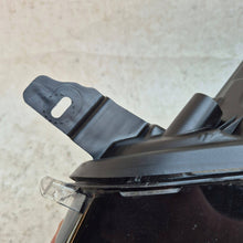 Laden Sie das Bild in den Galerie-Viewer, Frontscheinwerfer Ford Ecosport GN15-13D155-HE Ein Stück (Rechts oder Links) SCH7395230641tk