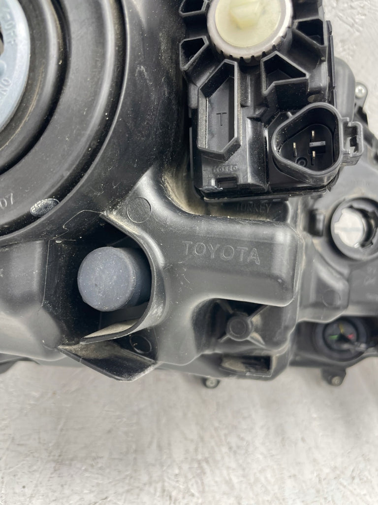 Frontscheinwerfer Toyota Corolla 81150-02T31-00 Links Scheinwerfer Headlight SCH4187267177fd