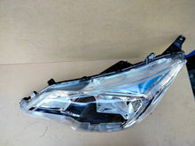 Laden Sie das Bild in den Galerie-Viewer, Frontscheinwerfer Mitsubishi Space Star 8301D445 Links Scheinwerfer Headlight