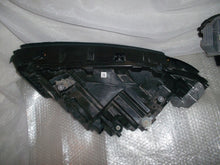 Laden Sie das Bild in den Galerie-Viewer, Frontscheinwerfer Mercedes-Benz W247 X247 A2479066401 A2479066301 Ein Satz SCH5572126026jg