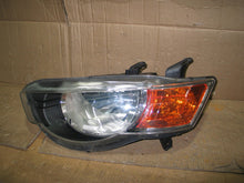 Laden Sie das Bild in den Galerie-Viewer, Frontscheinwerfer Mitsubishi Colt VI 8301B179 Links Scheinwerfer Headlight