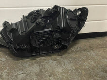Laden Sie das Bild in den Galerie-Viewer, Frontscheinwerfer BMW 1 F21 F20 7296913 7296914 Xenon Rechts oder Links SCH5434568446id