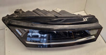 Laden Sie das Bild in den Galerie-Viewer, Frontscheinwerfer Skoda Octavia IV 5E4941016 LED Rechts Scheinwerfer Headlight SCH4048756205iw