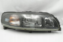 Laden Sie das Bild in den Galerie-Viewer, Frontscheinwerfer Volvo S60 I 89007860 8693578 Rechts Scheinwerfer Headlight SCH1328672084vz