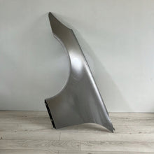 Laden Sie das Bild in den Galerie-Viewer, Kotflügel Mercedes-Benz Slk R171 Vorne Links