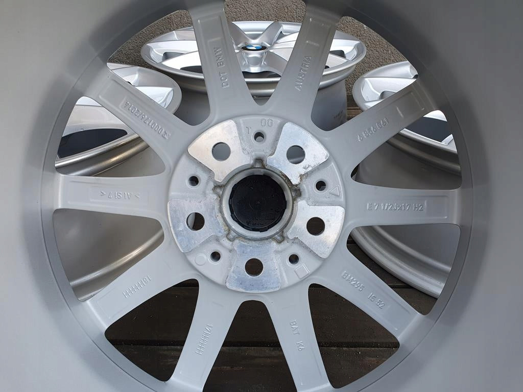 4x Alufelge 17 Zoll 7.5" 5x112 52ET Glanz Silber 6856061- BMW F45 F39 X1 F48 F46 FEL7732444917cm