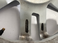 Laden Sie das Bild in den Galerie-Viewer, 1x Alufelge 15 Zoll 5.5&quot; 5x100 40ET Schwarz SE025515 Seat Ibiza Rim Wheel