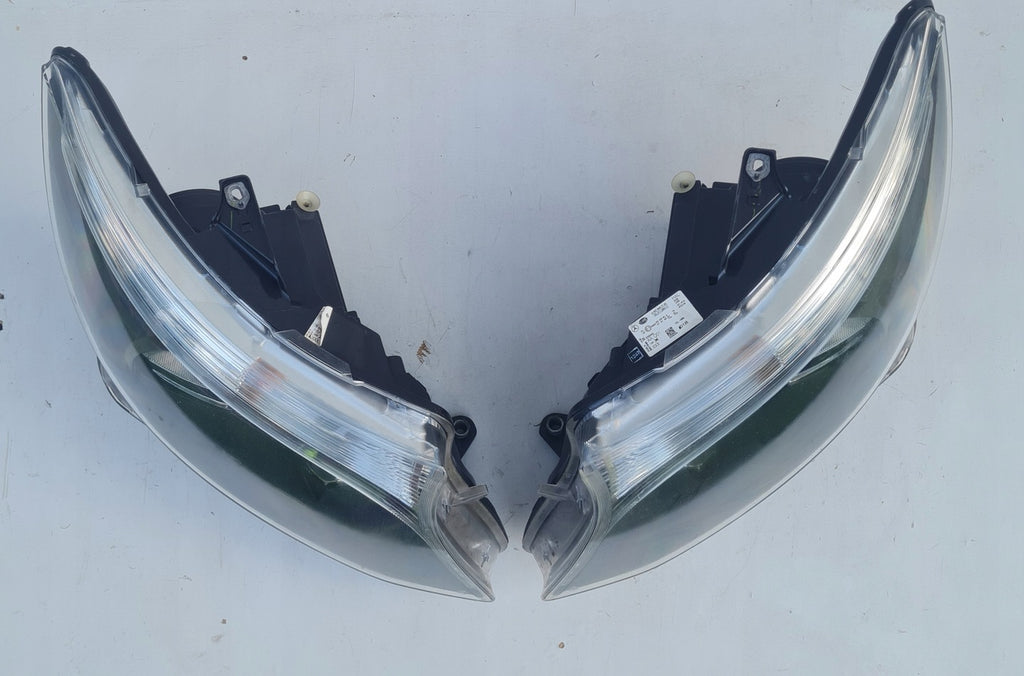 Frontscheinwerfer Mercedes-Benz Vito W447 A4479067700 A4479067800 Ein Satz