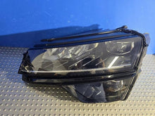 Load image into Gallery viewer, Frontscheinwerfer Skoda Karoq 57B941015F LED Ein Stück (Rechts oder Links) SCH4741387863yk