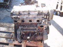 Laden Sie das Bild in den Galerie-Viewer, Motor Kia Sorento I D4CB 2.5 CRDI 140PS 103kW 2002 Diesel Engine Unkomplett