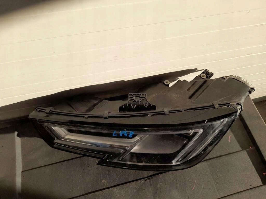 Frontscheinwerfer Audi A4 8W0941033 Vorderseite Scheinwerfer Headlight