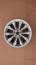 Load image into Gallery viewer, 1x Alufelge 17 Zoll 8.0&quot; 5x112 39ET Glanz Silber 80A601025 Audi Q5 Rim Wheel