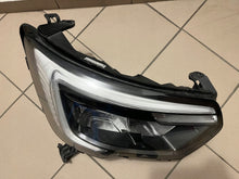 Laden Sie das Bild in den Galerie-Viewer, Frontscheinwerfer Renault Master 260105567R LED Rechts Scheinwerfer Headlight