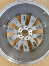 Laden Sie das Bild in den Galerie-Viewer, 1x Alufelge 17 Zoll 7.0" 5x112 45ET 2GA601025P VW T-Roc I Rim Wheel FEL5804595318sc