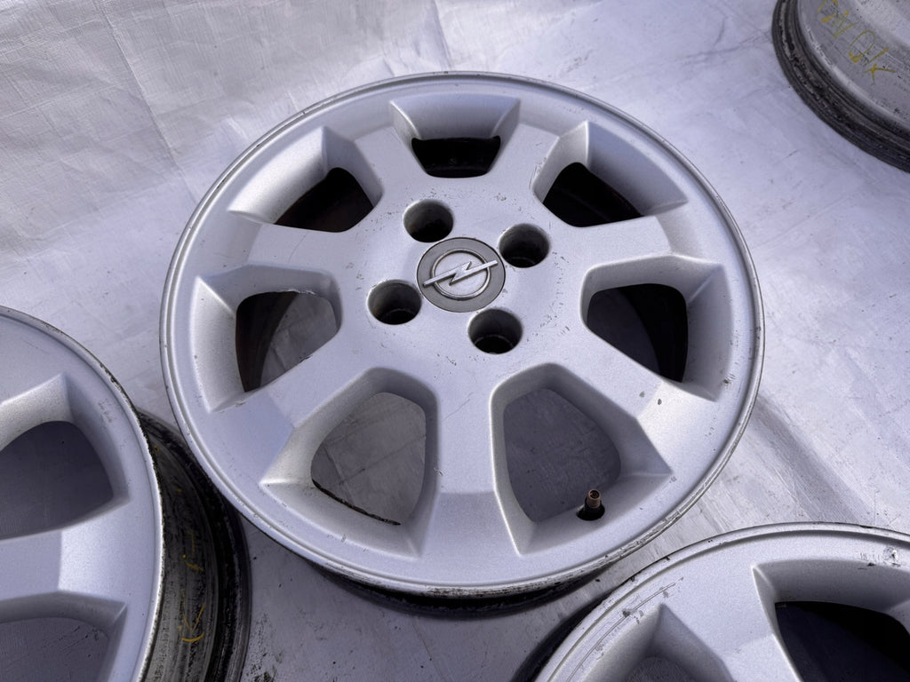 4x Alufelge 15 Zoll 6.0" 4x100 49ET Glanz Silber 24407168 Opel Astra Corsa FEL7375405685db