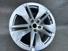 Load image into Gallery viewer, 1x Alufelge 19 Zoll 8.0" 5x112 5LA601025B Skoda Enyaq Rim Wheel FEL3585409950yo