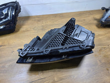 Laden Sie das Bild in den Galerie-Viewer, Frontscheinwerfer Skoda Superb III 3V1941016D Rechts Scheinwerfer Headlight