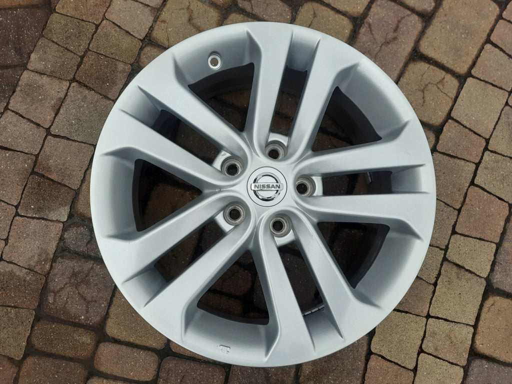 1x Alufelge 17 Zoll 7.0" 5x114.3 38ET Silber Nissan Juke Rim Wheel FEL3900608312qs