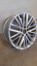 Load image into Gallery viewer, 1x Alufelge 17 Zoll 5N0601025AL VW Tiguan Rim Wheel FEL2240260360oq