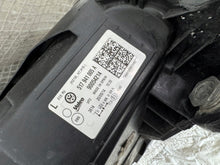 Load image into Gallery viewer, Frontscheinwerfer VW Sportsvan 517941005A Links Scheinwerfer Headlight