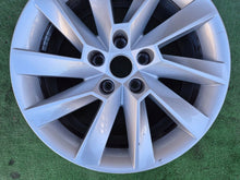 Laden Sie das Bild in den Galerie-Viewer, 1x Alufelge 17 Zoll 5x112 3V0601025SAJ Skoda Superb Rim Wheel FEL8877551851pp