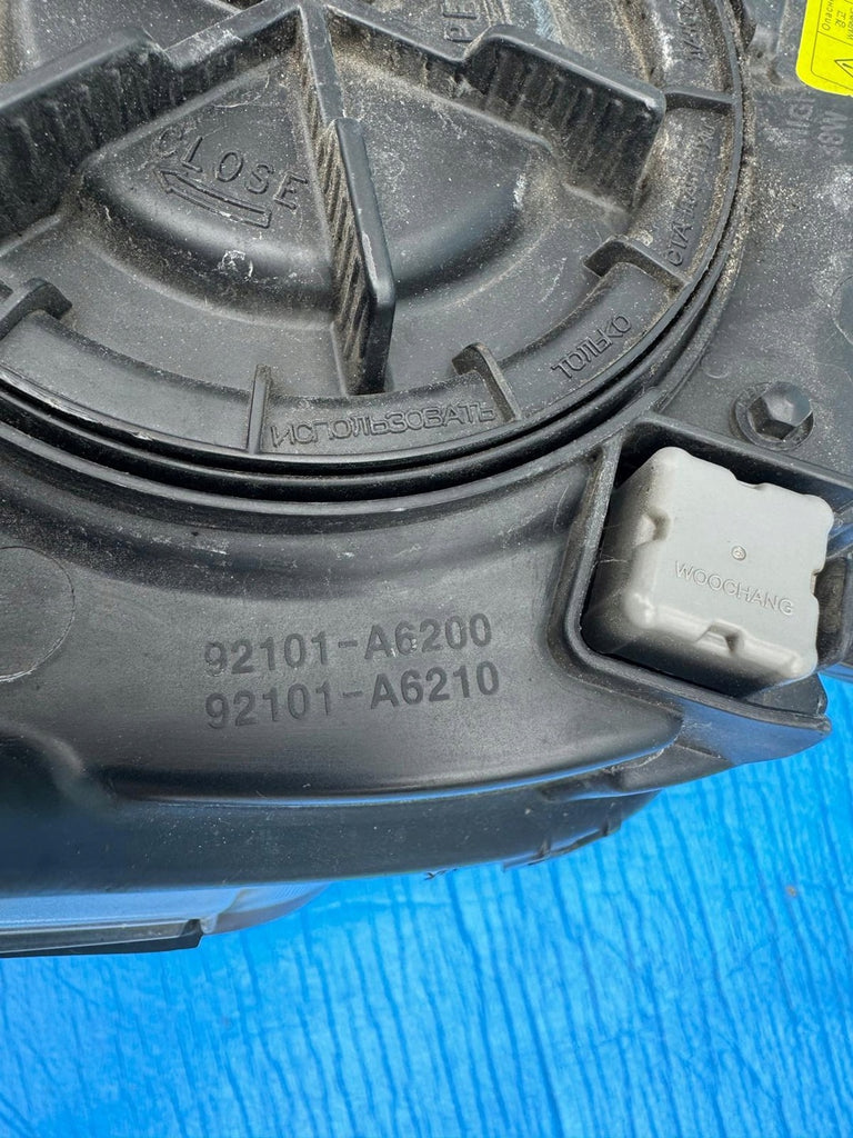 Frontscheinwerfer Hyundai I30 92101-A6200 Xenon Ein Stück (Rechts oder Links)