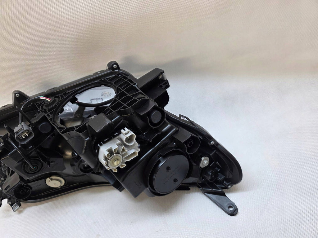 Frontscheinwerfer Toyota SPP15801 W3049K03 Links Scheinwerfer Headlight SCH9518181867ll