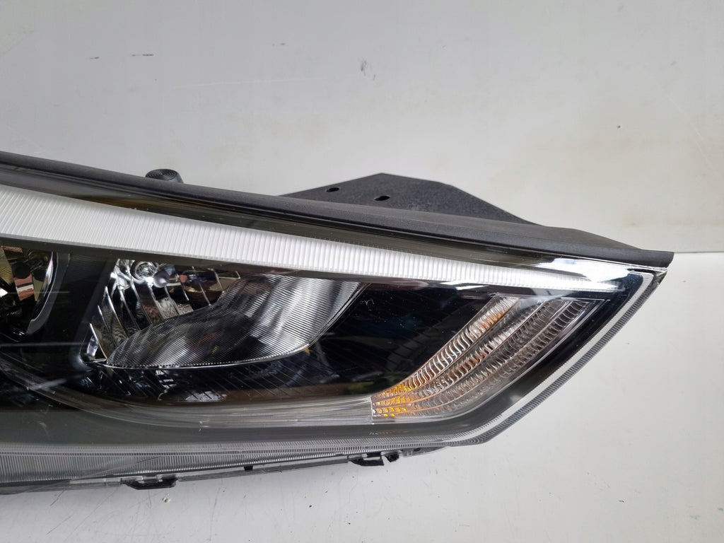 Frontscheinwerfer Hyundai Tucson 92102-D7100 Rechts Scheinwerfer Headlight