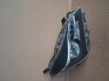 Laden Sie das Bild in den Galerie-Viewer, Frontscheinwerfer Toyota Yaris Rechts Scheinwerfer Headlight SCH9510478919zm