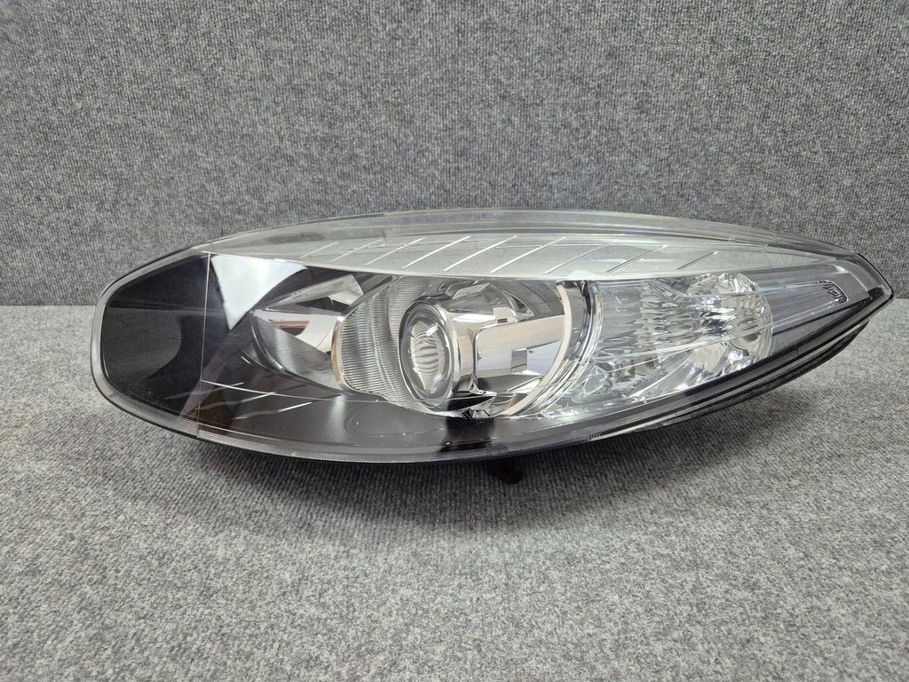 Frontscheinwerfer Renault Fluence 260606836R Vorderseite Scheinwerfer Headlight SCH8307894035if