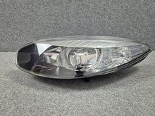 Laden Sie das Bild in den Galerie-Viewer, Frontscheinwerfer Renault Fluence 260606836R Vorderseite Scheinwerfer Headlight SCH8307894035if